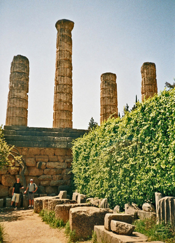 Храмът на Аполон в Делфи