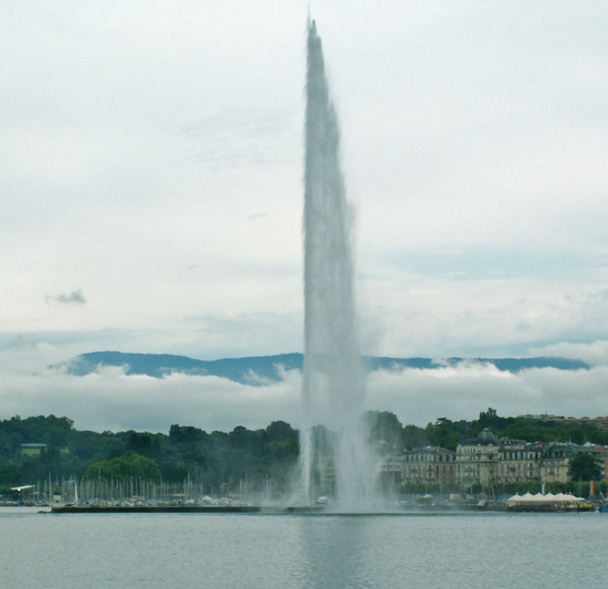 Женевското езеро и фонтана